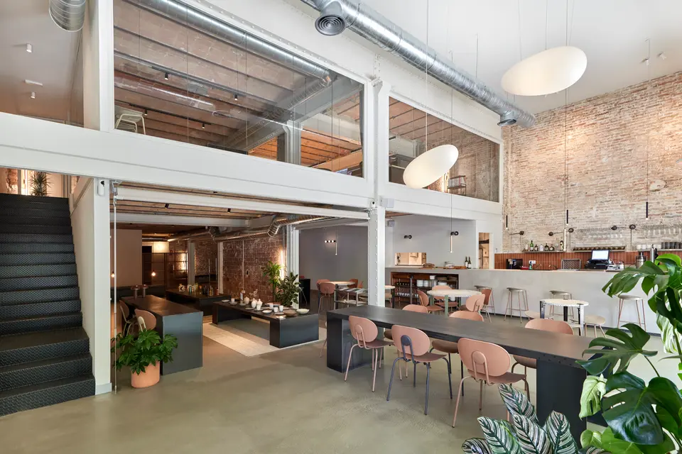 Versatile Industrial Studio in L'Eixample 1