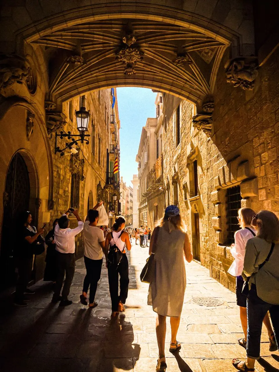 Historic Gothic Walk & Born Cocktail Experience