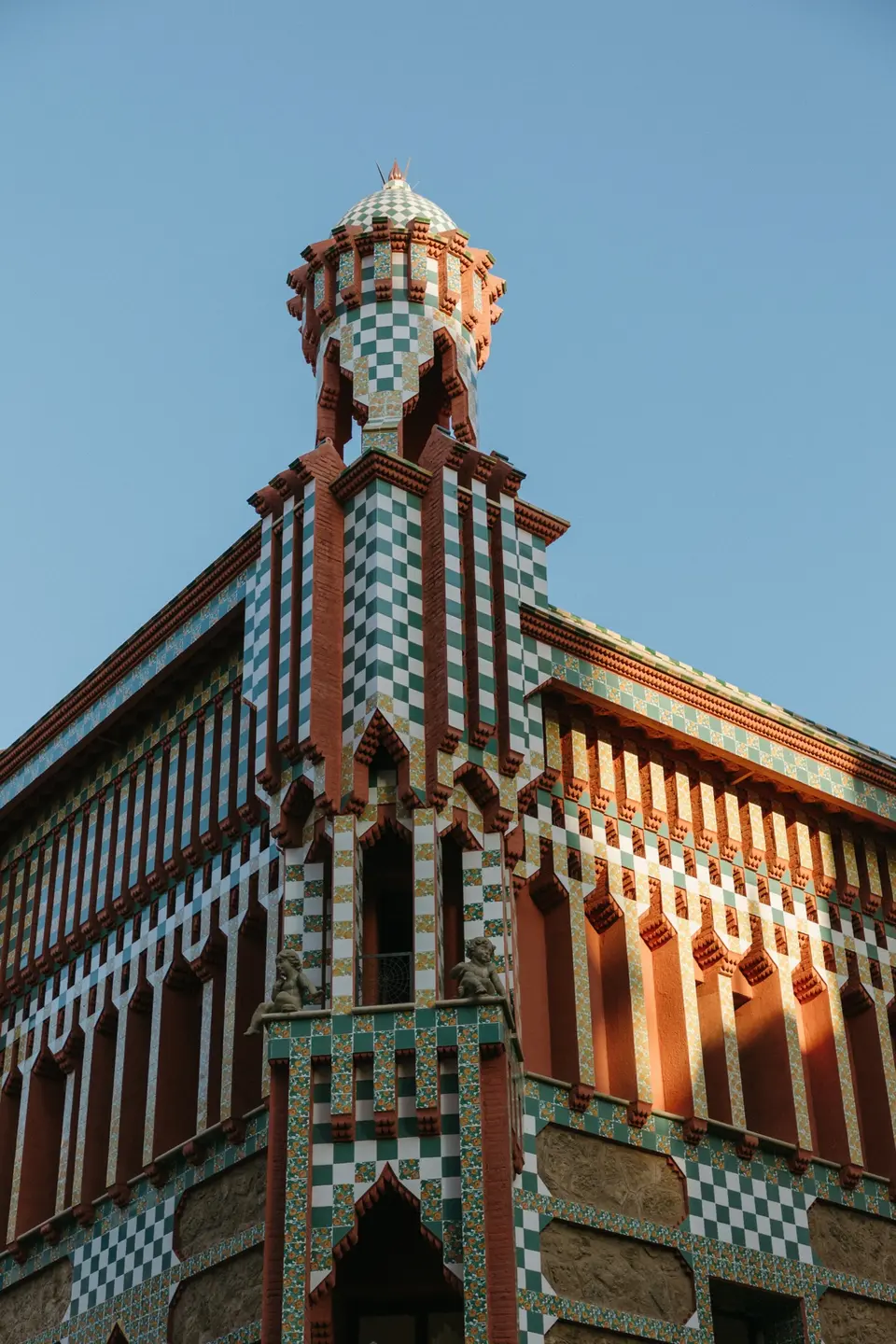 Sunset Secrets: Architecture & Aperitifs